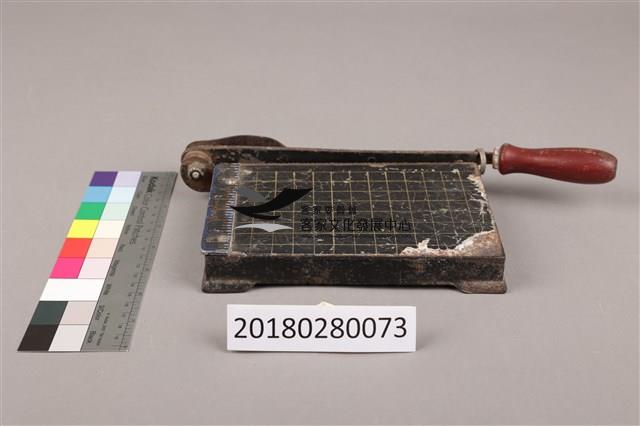 花邊相紙裁刀藏品圖，第3張