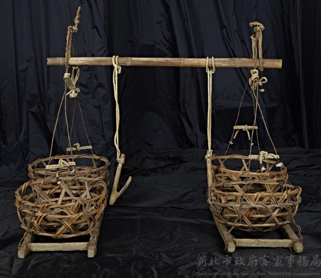 挑秧苗擔藏品圖，第1張