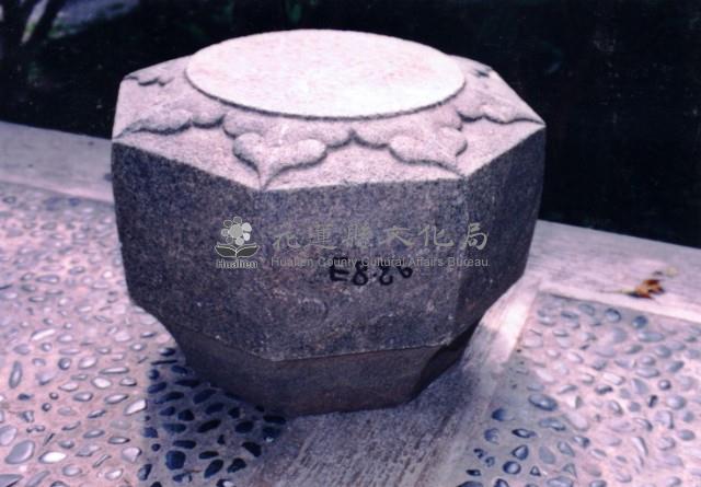 石礎（八角雲飾）藏品圖，第1張