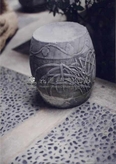 雕花石鼓椅(蘭花)藏品圖，第1張