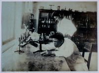 南條博明相片集：新竹中學校化學實驗室藏品圖，第1張