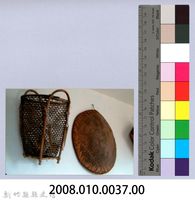 泰崗部落用之揹籠及農具藏品圖，第2張