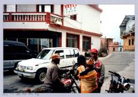 泰崗部落之現代建築與居民藏品圖，第1張