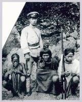 李崠山圖照7-日警與已歸順的原住民嚮導藏品圖，第1張