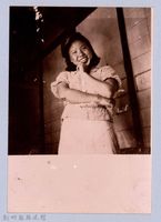 龍瑛宗翻拍照56：女子個人照2藏品圖，第1張