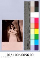 龍瑛宗翻拍照56：女子個人照2藏品圖，第2張