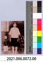 龍瑛宗翻拍照72：李耐與男童藏品圖，第2張