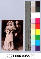 龍瑛宗翻拍照88：友人婚紗照1藏品圖，第2張