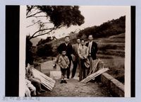 龍瑛宗翻拍照98：龍瑛宗與友人合影6藏品圖，第1張