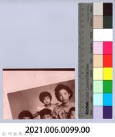 龍瑛宗翻拍照99：照片一角藏品圖，第2張