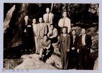 龍瑛宗翻拍照109：龍瑛宗與友人合影12藏品圖，第1張