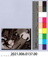 龍瑛宗翻拍照137：龍瑛宗與友人合影26藏品圖，第2張