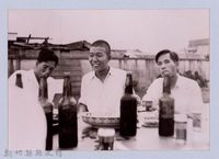 龍瑛宗翻拍照160：龍瑛宗與友人合影36藏品圖，第1張