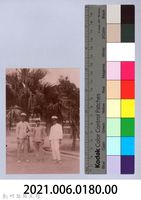 龍瑛宗翻拍照180：龍瑛宗與友人合影39藏品圖，第2張