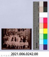 龍瑛宗翻拍照242：龍瑛宗與友人合影42藏品圖，第2張