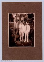 龍瑛宗翻拍照252：龍瑛宗與友人合影46藏品圖，第1張