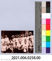 龍瑛宗翻拍照258：龍瑛宗與友人合影49藏品圖，第2張