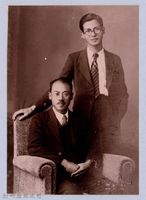 龍瑛宗翻拍照260：男性合照藏品圖，第1張