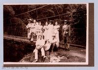 龍瑛宗翻拍照265：龍瑛宗與友人合影53藏品圖，第1張