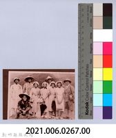 龍瑛宗翻拍照267：龍瑛宗與友人合影55藏品圖，第2張