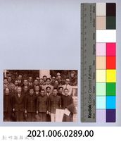 龍瑛宗翻拍照289：龍瑛宗與友人合影61藏品圖，第2張