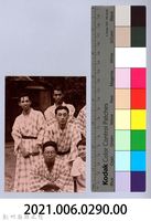 龍瑛宗翻拍照290：龍瑛宗與友人合影62藏品圖，第2張