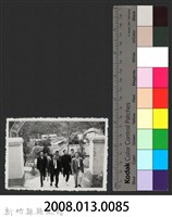 彭縣長出巡各市鎮：五峰鄉(一)中學校門藏品圖，第3張