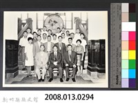 彭公瑞鷺縣長主持新竹縣政八年誌念：彭縣長與兵役科職員合影藏品圖，第3張