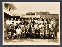 彭公瑞鷺縣長主持新竹縣政八年誌念：彭縣長與衛生局職員合影藏品圖，第1張