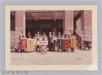 劉榭燻縣長主政時期：劉縣長與竹東鎮大同國民學校棒球隊合影藏品圖，第1張