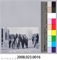 鄒滌之縣長、徐家旺鎮長巡視關西農校照藏品圖，第3張