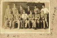 劉興熙與海軍地政學院第一期生同志於海南島合影照片藏品圖，第1張