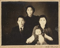 范姜雪子與范姜廷運家人合照藏品圖，第1張