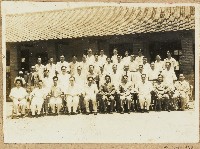 劉興熙關西農校校長教職員合照藏品圖，第1張