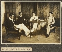 海南島養成所教官山田等四人合照藏品圖，第1張