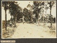 海南島養成所第六班講習生戶外平板作業照片藏品圖，第1張