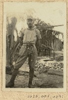 劉興熙海南島戰友獨照藏品圖，第1張