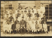 劉家均和學生合影藏品圖，第1張