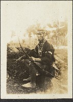 原住民獵裝照片藏品圖，第1張