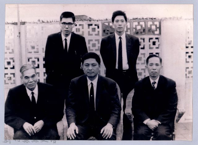 龍瑛宗翻拍照1：吳濁流、戴國煇與龍瑛宗合照的圖片