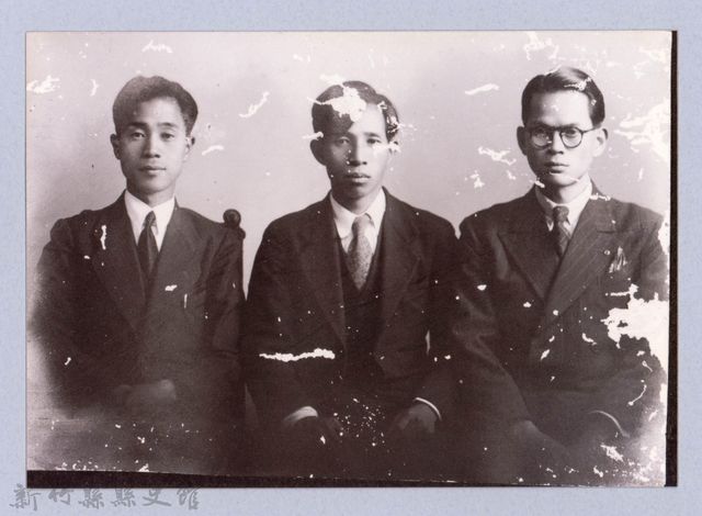 龍瑛宗翻拍照36：龍瑛宗與友人合照6的圖片
