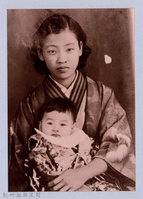 龍瑛宗翻拍照59：母子合影的圖片