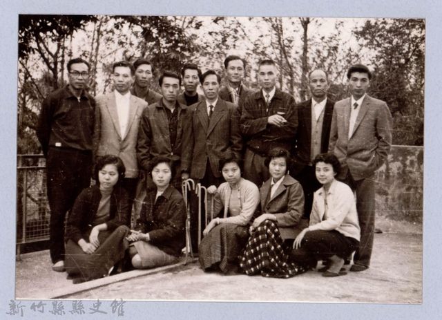 龍瑛宗翻拍照103：龍瑛宗與友人合影7的圖片
