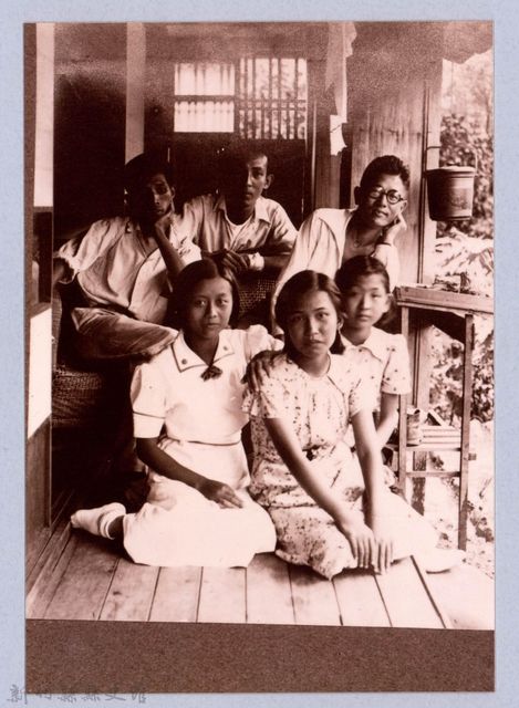 龍瑛宗翻拍照262：龍瑛宗與友人合影50的圖片