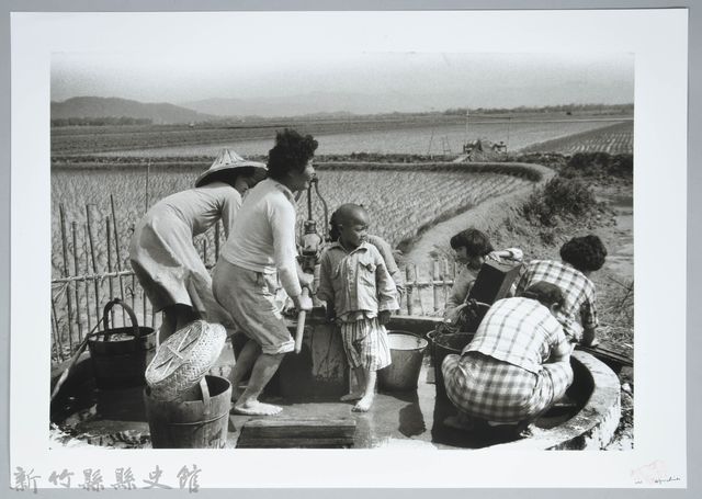 洗滌─台北近郊（1950）的圖片