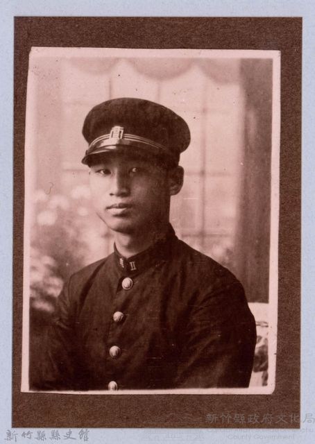龍瑛宗翻拍照192：學生個人照16藏品圖，第1張