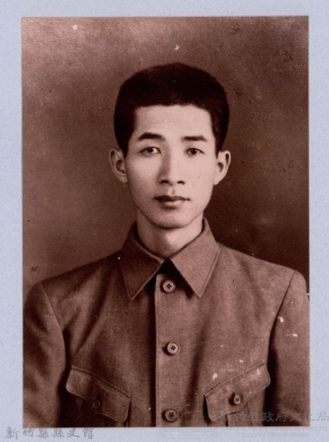 龍瑛宗翻拍照55：男性半身個人照3藏品圖，第1張