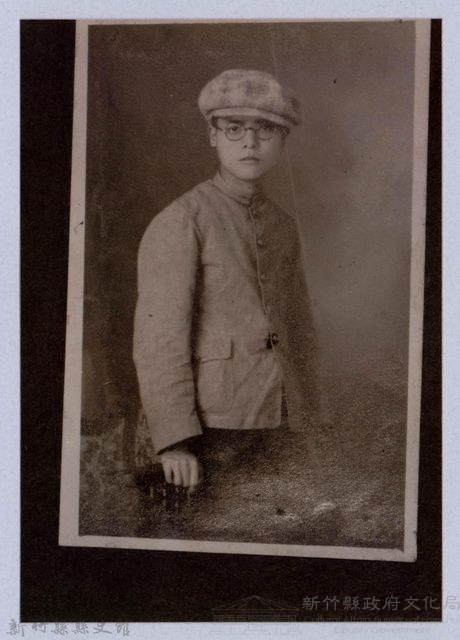 龍瑛宗翻拍照223：學生個人照40藏品圖，第1張