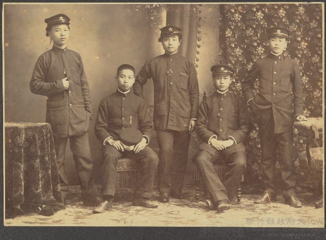 劉家均台北國語學校同學斷髮紀念照藏品圖，第1張