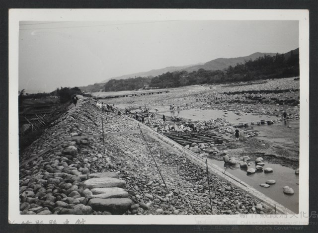 鳳山溪新埔堤防復原工程(堤防復原185M)-施工中1藏品圖，第1張